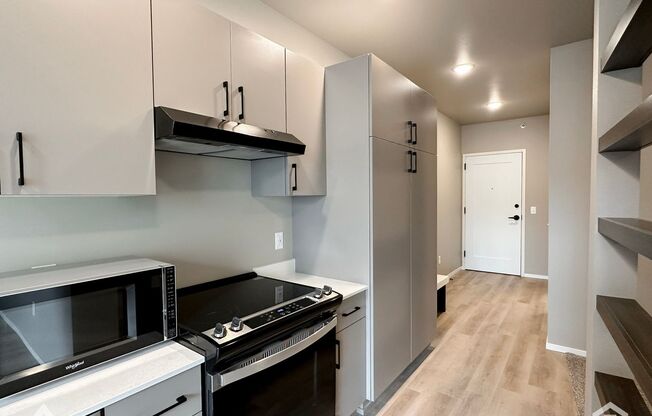 Studio, 1 bath, 558 sqft, $925, Unit 5521-5214