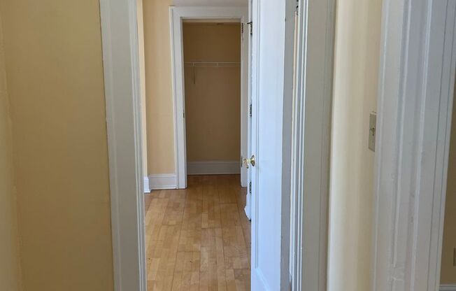 2 beds, 1 bath, 775 sqft, $1,350, Unit 215