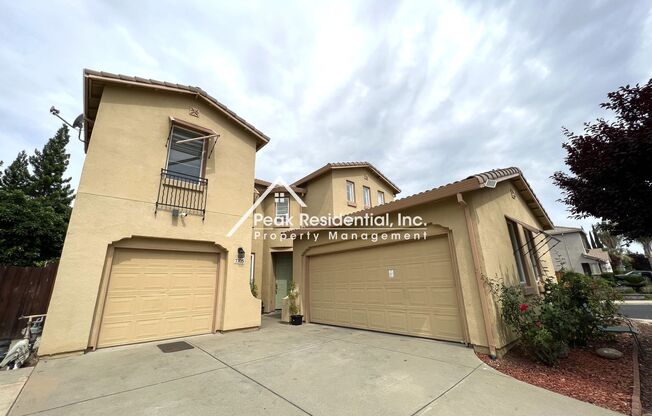 Beautiful Roseville 4bd/3ba Home With RV Access!
