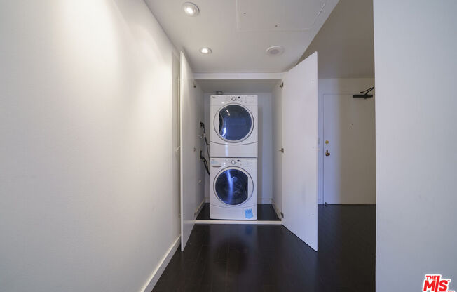2 beds, 2 baths, 1,234 sqft, $4,000, Unit 2110