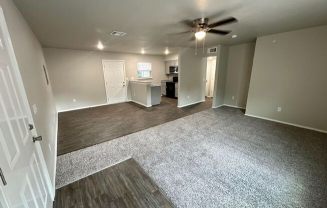 2 beds, 1 bath, 960 sqft, $949, Unit 219