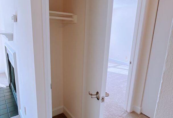 1 bed, 1 bath, 779 sqft, $1,600, Unit 902 #2D