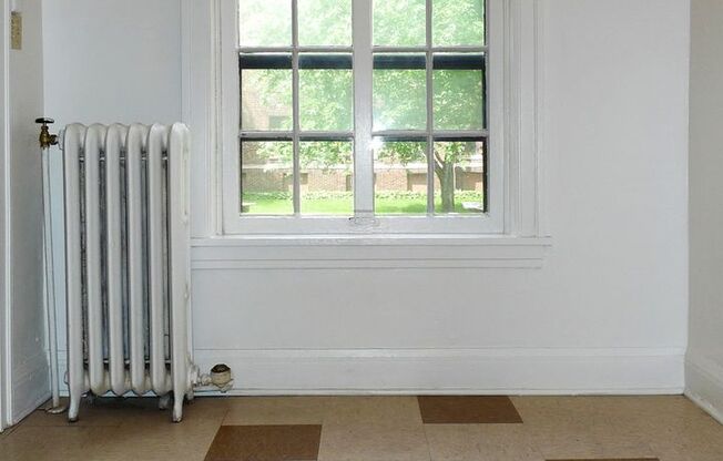 1 bed, 1 bath, 410 sqft, $1,025, Unit 24 - 125