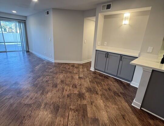 2 beds, 2 baths, 1,057 sqft, $4,690, Unit 112