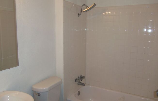 2 beds, 1 bath, $1,495