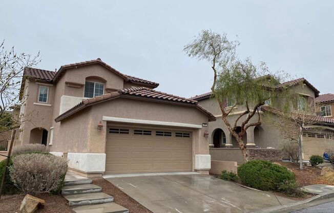 Beautiful 3 Bedroom 2 and 1/2 Bathrooms House in Summerlin! Property Wont Last Long!