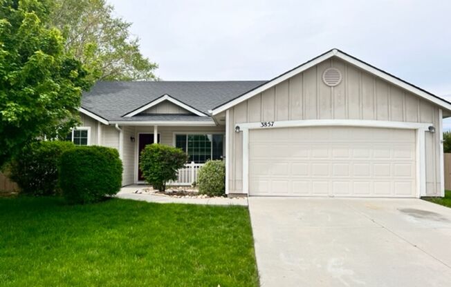 Beautiful single level home in Meridian!!
