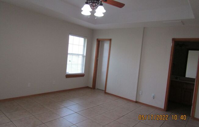 3 beds, 2 baths, $1,550