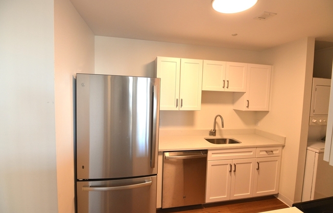 1 bed, 1 bath, 722 sqft, $3,700, Unit 713