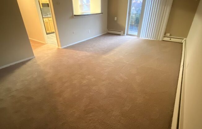 2 beds, 1 bath, 900 sqft, $1,450, Unit B211