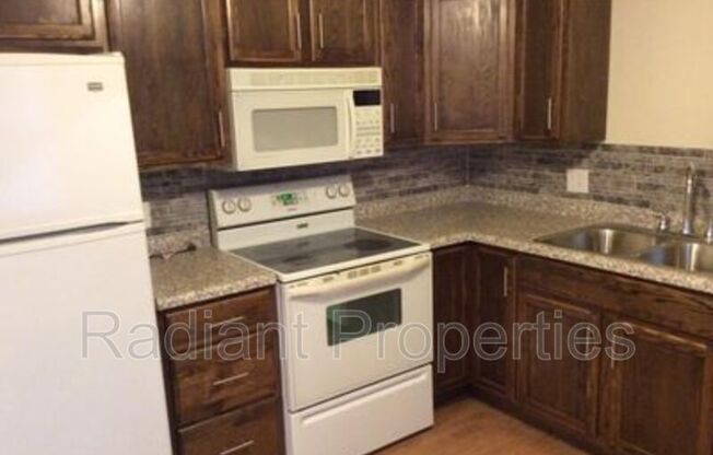 3111 E 38 ST
