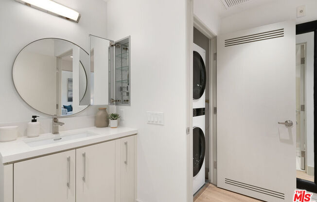 1 bed, 1 bath, 720 sqft, $4,195, Unit 310