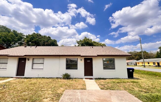 Spacious 2 Bed / 1 Bath Duplex in West Orlando
