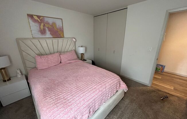 2 beds, 1 bath, $1,395, Unit 204