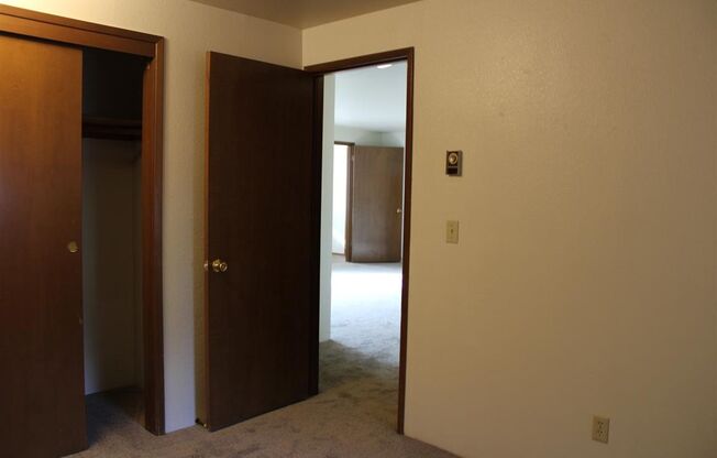 2 beds, 1 bath, $1,800, Unit 606