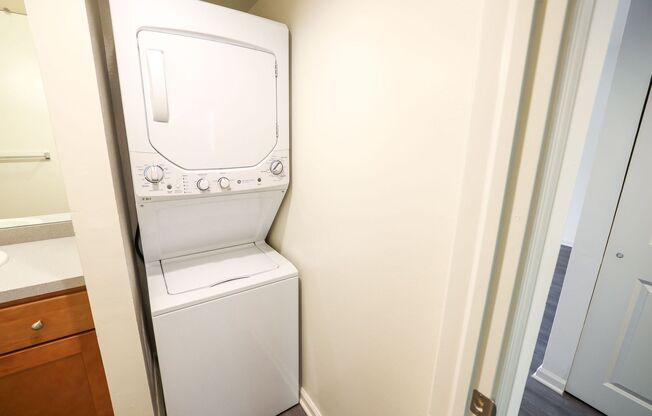 2 beds, 1 bath, 1,050 sqft, $1,850, Unit 1508