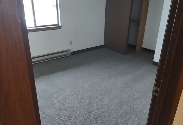 2 beds, 1 bath, 1,164 sqft, $1,450, Unit 342