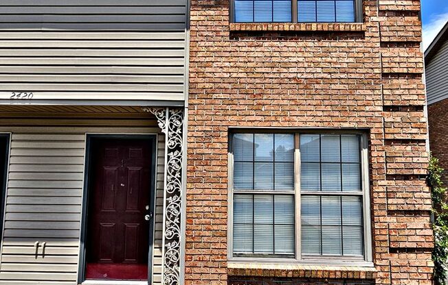 2 beds, 1.5 baths, 1,250 sqft, $975, Unit 2420 #1