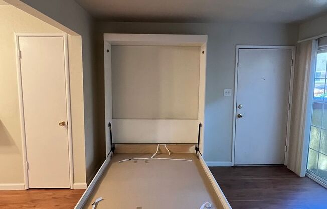 Studio, 1 bath, $1,295