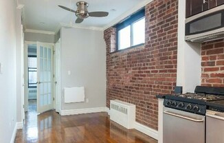 321 W 16 ST