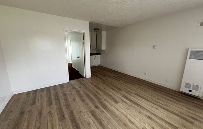 Lakewood 11823