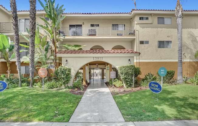 Capistrano Gardens Front Walkway