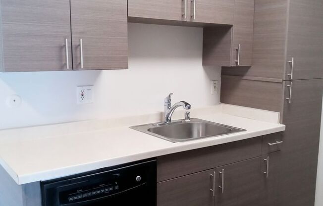 1 bed, 1 bath, 750 sqft, $2,275, Unit 057