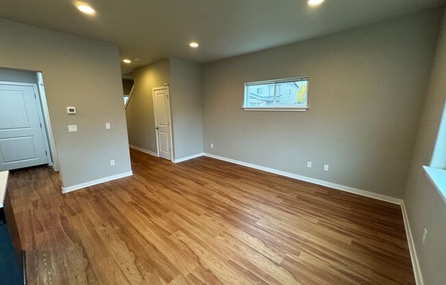 3 beds, 2.5 baths, 1,336 sqft, $2,100, Unit 3619