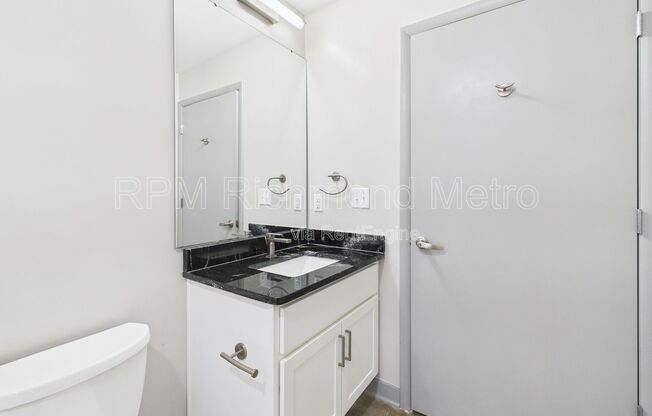2 beds, 2 baths, 900 sqft, $1,573, Unit 120