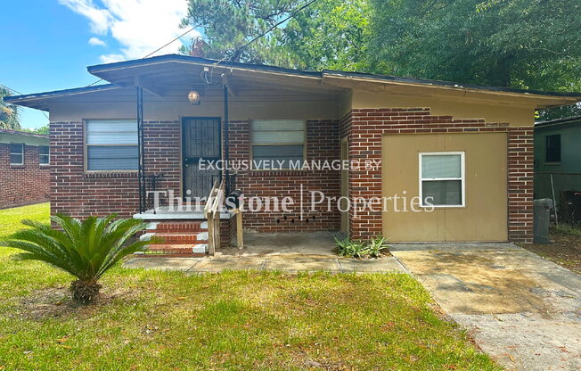 3323 MARTHA ST