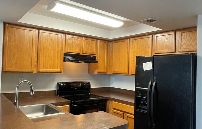 ONE BEDROOM ONE BATHROOM! WATERFRONT COMMUNITY!