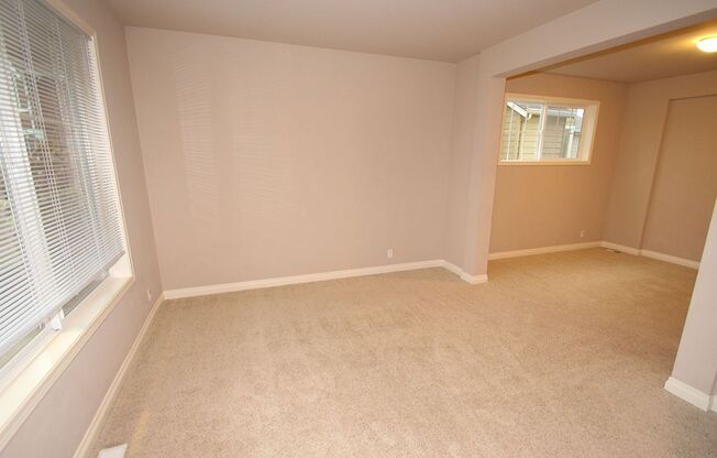 4 BEDROOM WOODBRIDGE REDMOND HOME FOR RENT WITH 2 CAR GARAGE!