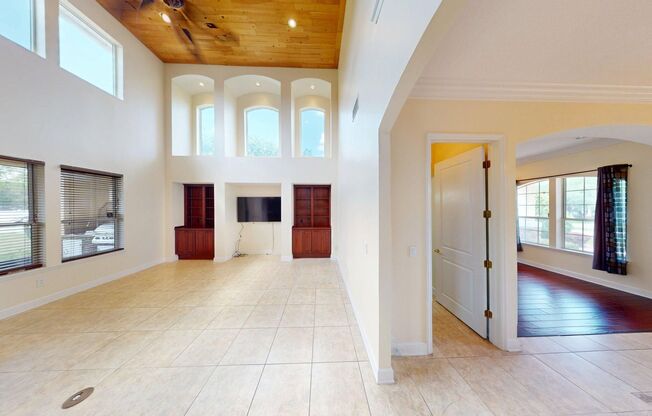 4 BR 3 BA     MAGNIFICENT HOME - Tidewater