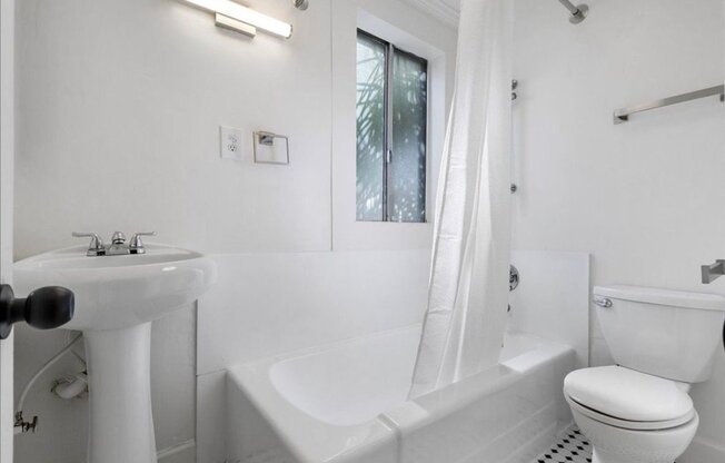 1551 SAINT CHARLES ST