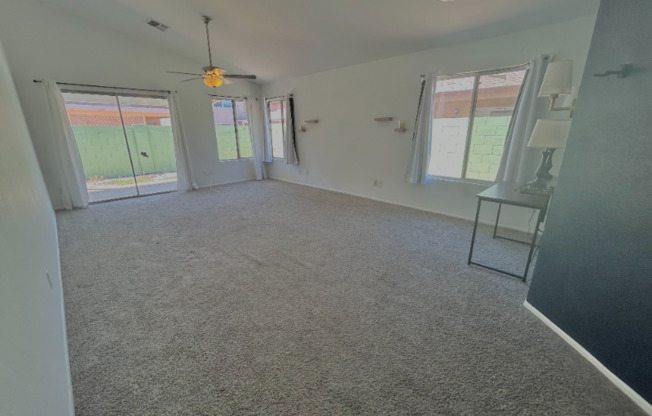 3633 W WAHALLA LN