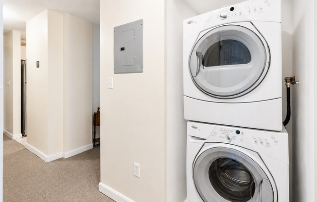 2 beds, 1.5 baths, 915 sqft, $3,700, Unit 602
