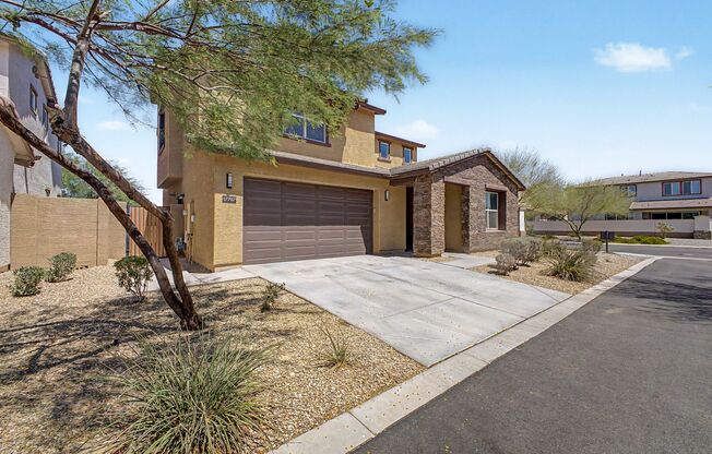Move in Ready Home For Rent in Estrella!