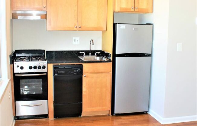 1 bed, 1 bath, 440 sqft, $2,100, Unit 105
