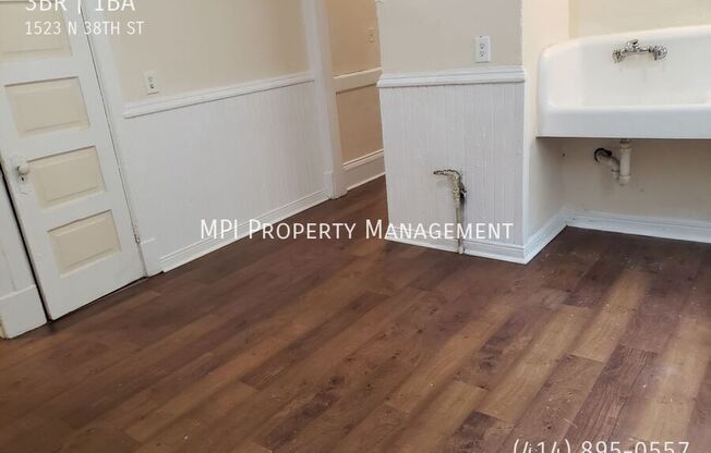 1523 N 38 ST