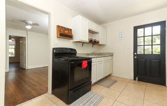 2 beds, 1 bath, $1,295