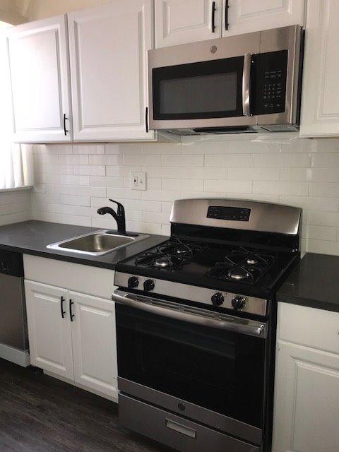 Studio, 1 bath, 470 sqft, $1,395, Unit 100