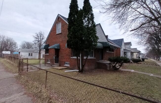 3 bedroom/1 bath brick bungalow on East Side! - PRICE REDUCED
