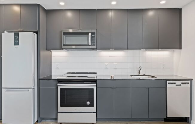 Modern studio in City Port Durham! Walkable to Downtown & Parking space included!
