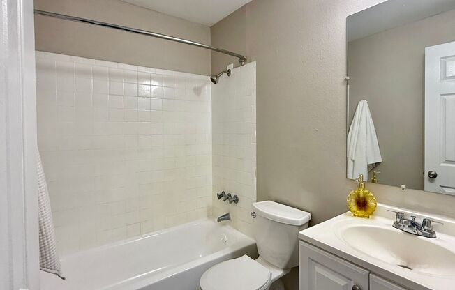 1 bed, 1 bath, 600 sqft, $1,049, Unit 3729-15 A, Tyson