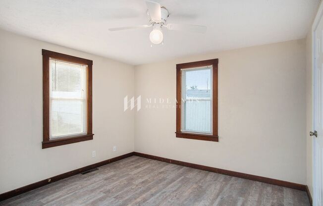 2 beds, 1 bath, $1,200