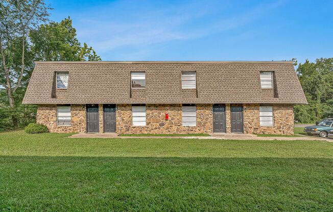 2 beds, 1 bath, 850 sqft, $850, Unit B2