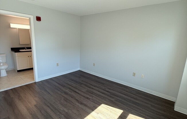 3 beds, 2 baths, 1,295 sqft, $4,900, Unit 612