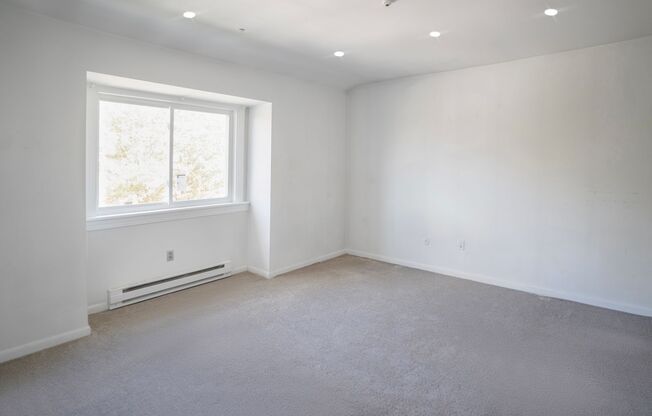 1 bed, 1 bath, 775 sqft, $2,150, Unit 24-6