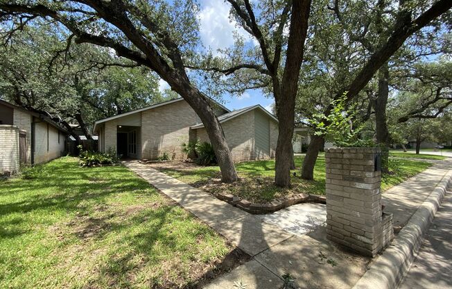 Beautiful 80s Brick House