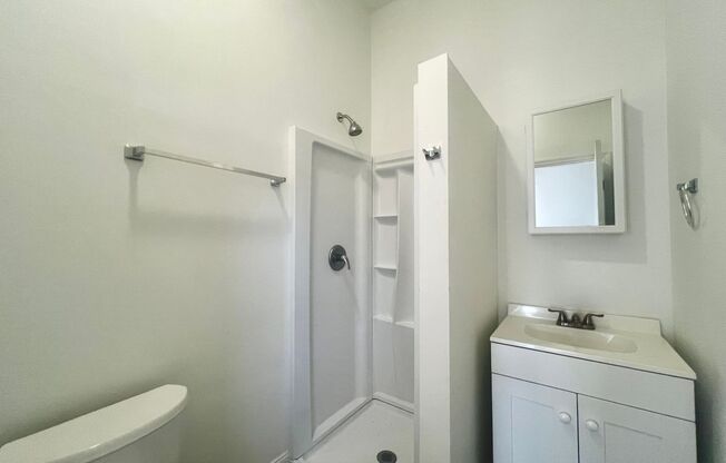 1 bed, 1 bath, 448 sqft, $1,250, Unit E3